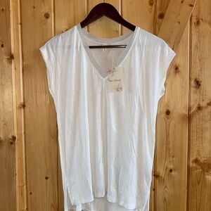 Hem & Thread White V-Neck Short Sleeve Top
